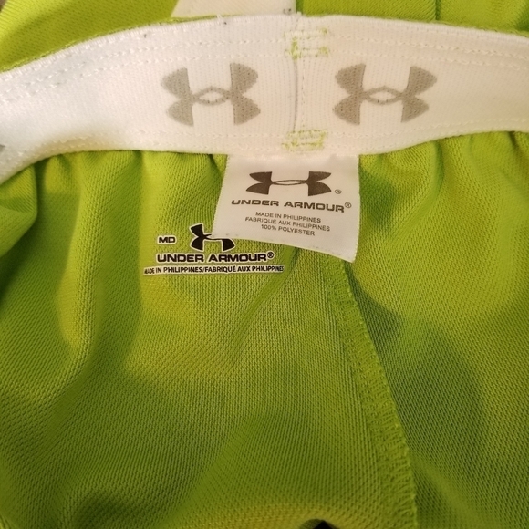 Under Armour Shorts Green & White Size‎ Medium - Picture 6 of 6